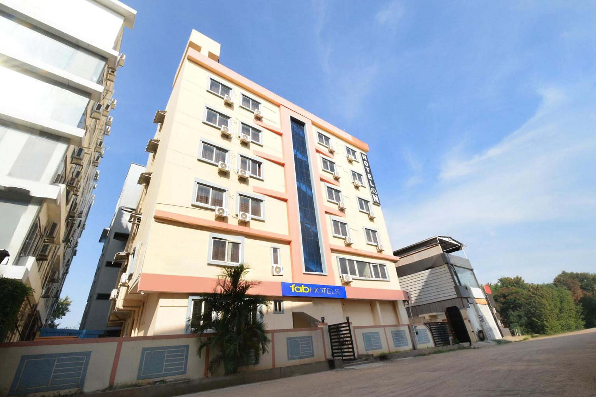 Fabhotel N Residency, Hitech City - 350M From Yashoda Hospital, Hitech City Хайдарабад Экстерьер фото