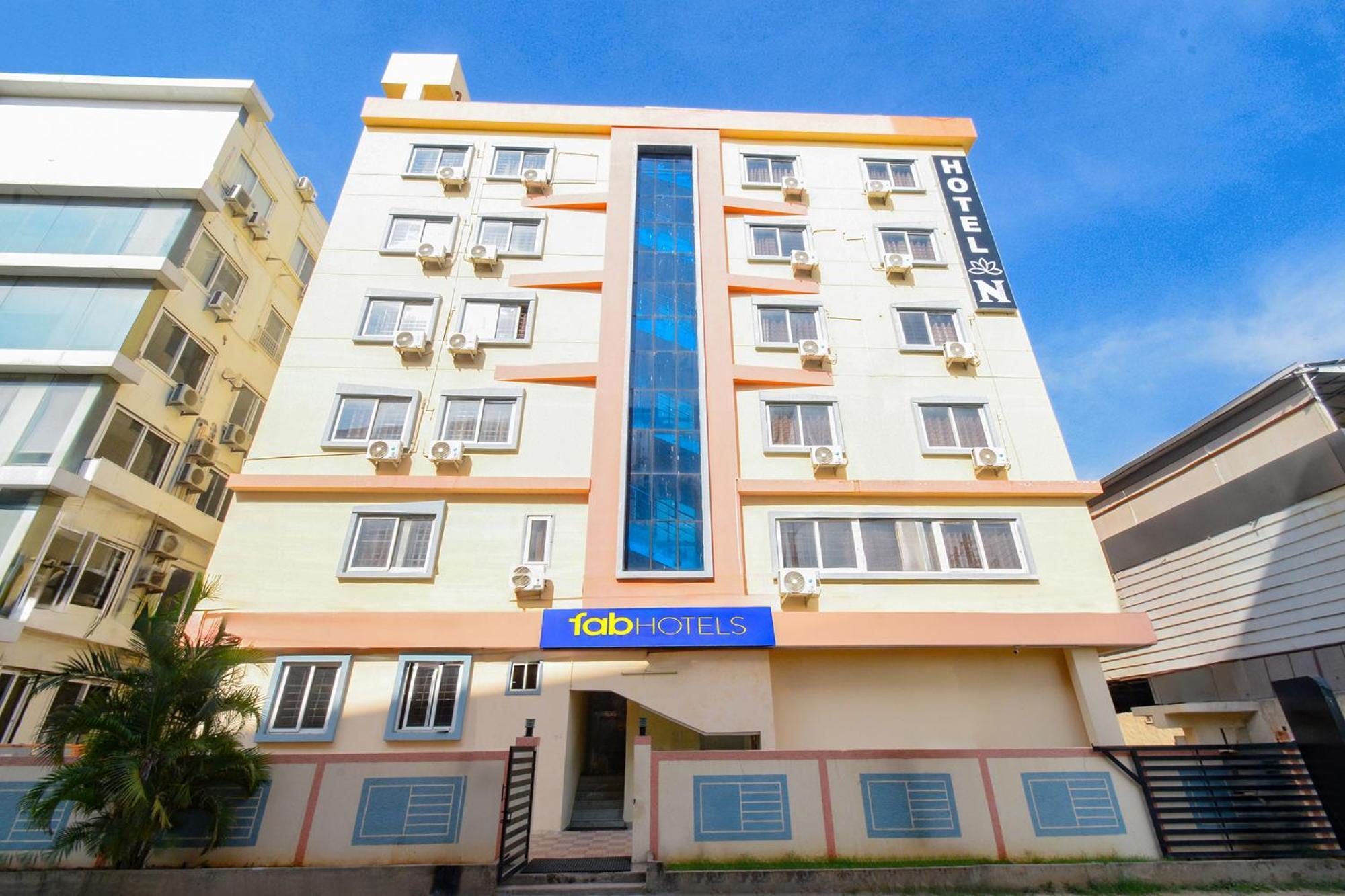 Fabhotel N Residency, Hitech City - 350M From Yashoda Hospital, Hitech City Хайдарабад Экстерьер фото